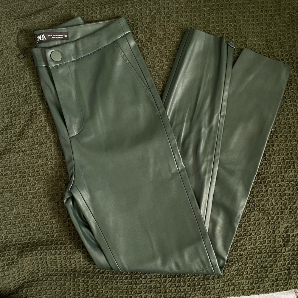 ZARA Faux Leather High-Waisted Blogger's Favorite Green Leggings - Picture 3 of 3